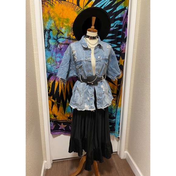 π Lovely denim distressed jacket - Picture 10 of 11